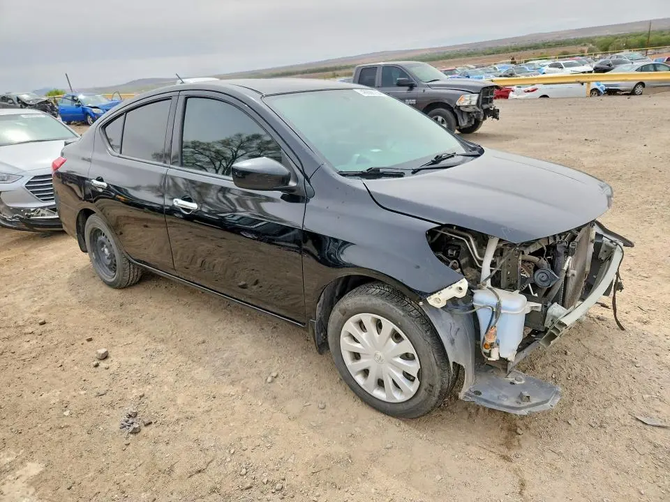 2018 NISSAN VERSA SV  