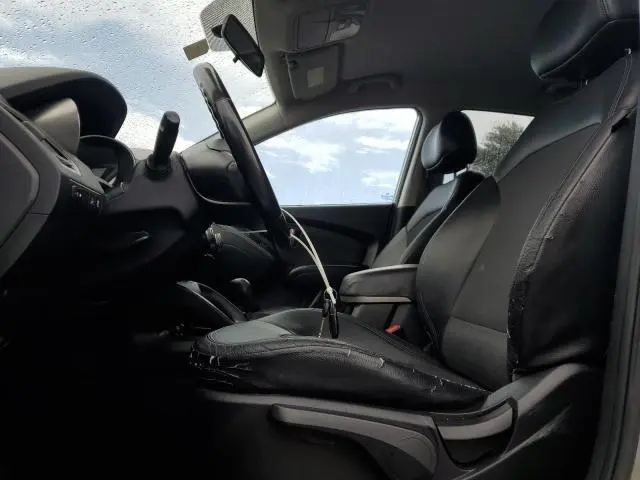 2011 HYUNDAI TUCSON GLS  