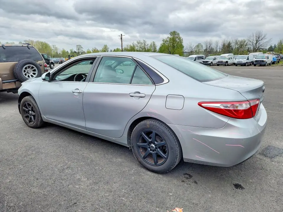 2015 TOYOTA CAMRY LE  