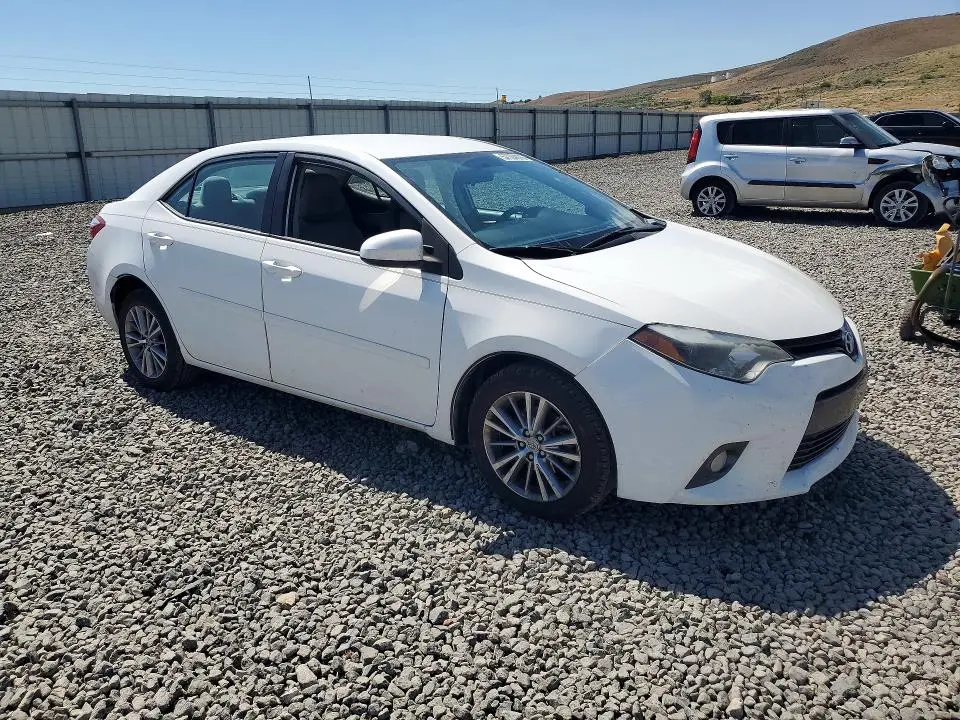 2015 TOYOTA COROLLA LE PLUS  