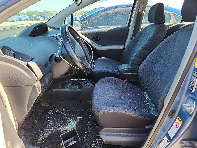 2011 TOYOTA YARIS BASE  