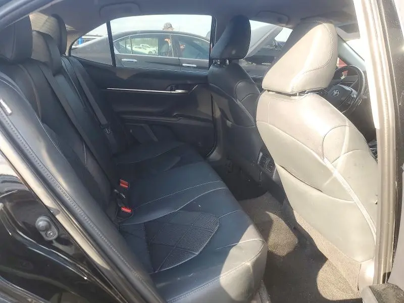 2019 TOYOTA CAMRY XLE  