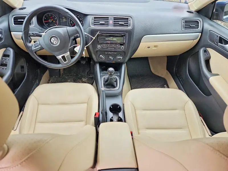 2014 VOLKSWAGEN JETTA SE  