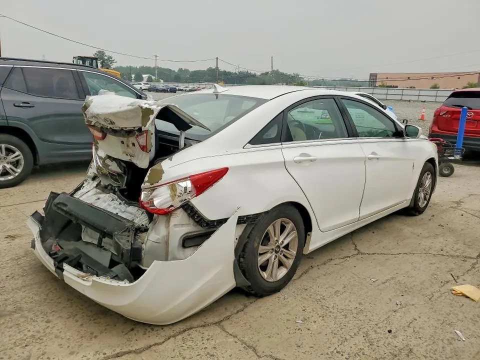2011 HYUNDAI SONATA GLS  