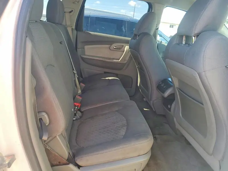 2011 CHEVROLET TRAVERSE LS  