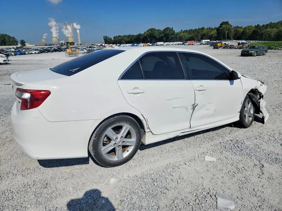 2012 TOYOTA CAMRY SE  