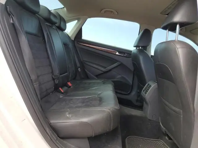 2013 VOLKSWAGEN PASSAT SEL  