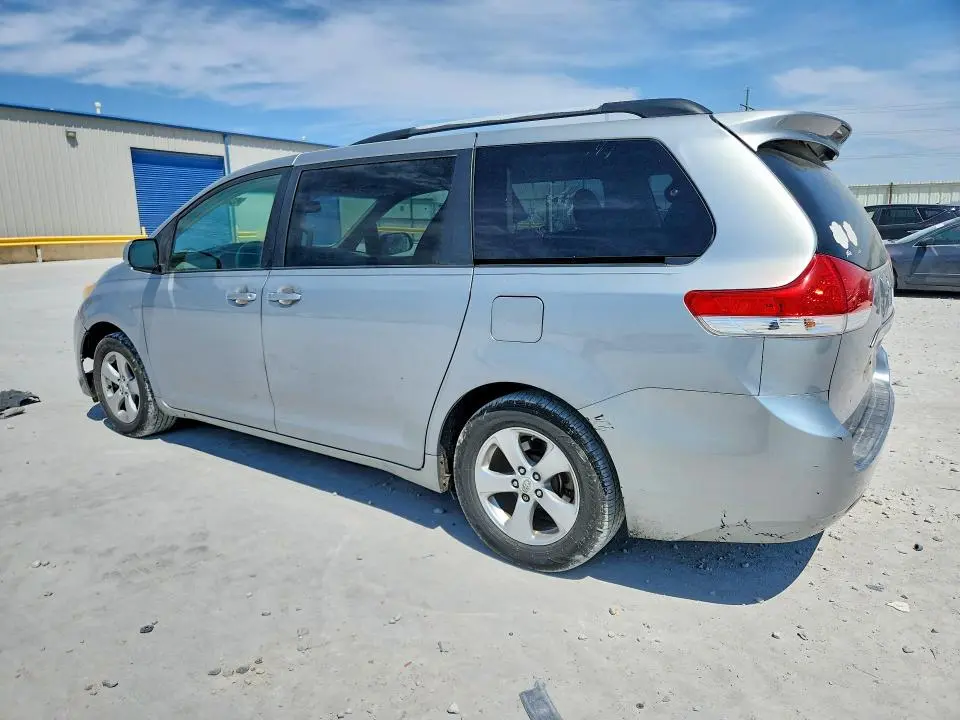 2011 TOYOTA SIENNA LE  