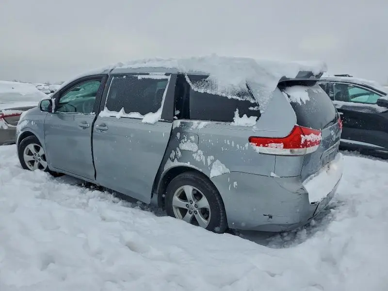 2011 TOYOTA SIENNA LE  