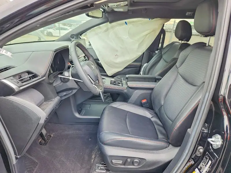 2024 TOYOTA SIENNA XSE  