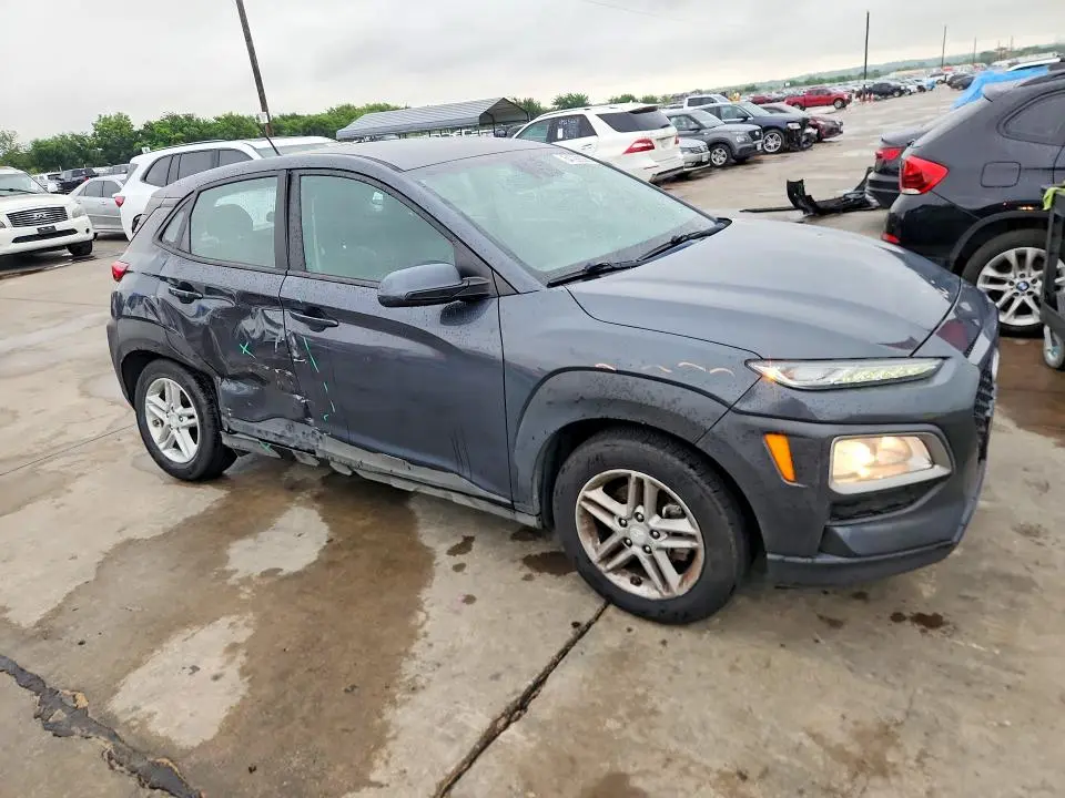 2020 HYUNDAI KONA SE  