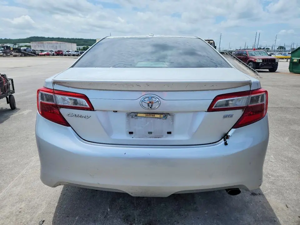 2013 TOYOTA CAMRY SE  