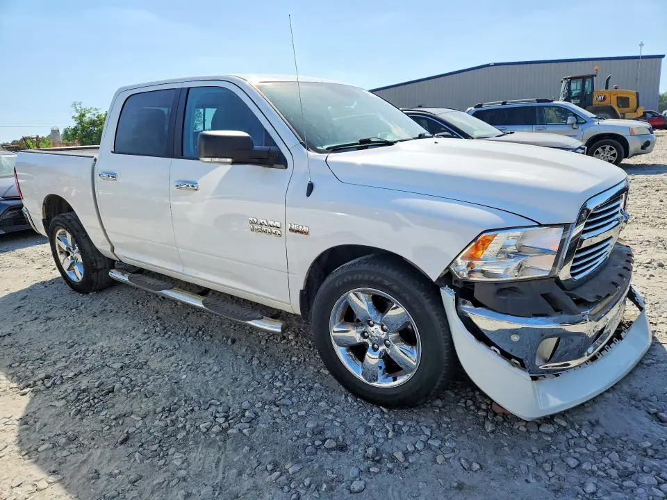 2017 RAM 1500 SLT  