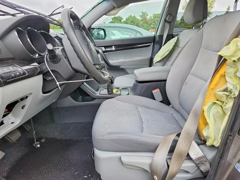 2011 KIA SORENTO LX  