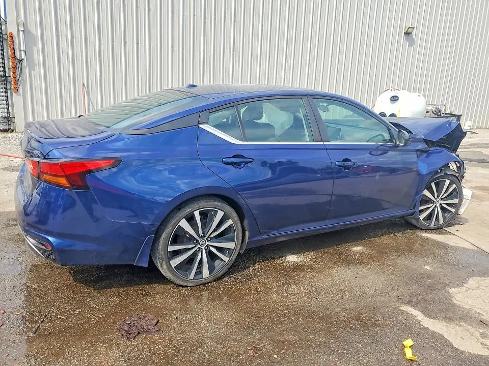 2019 NISSAN ALTIMA SR  
