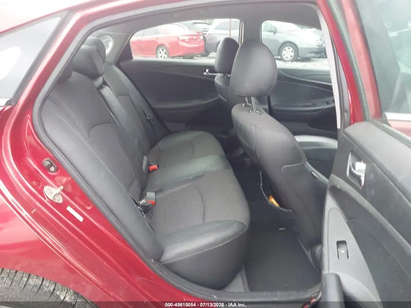 2011 HYUNDAI SONATA SE
