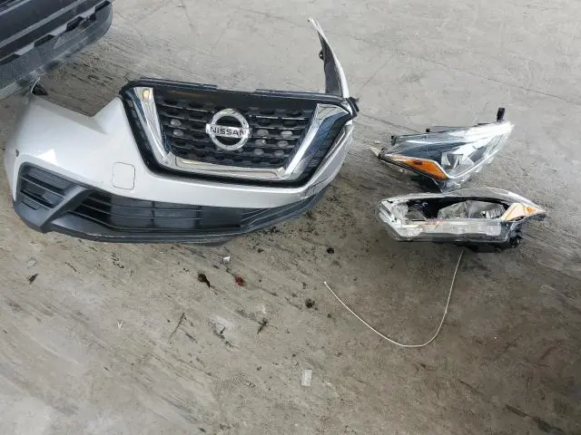 2020 NISSAN KICKS S  