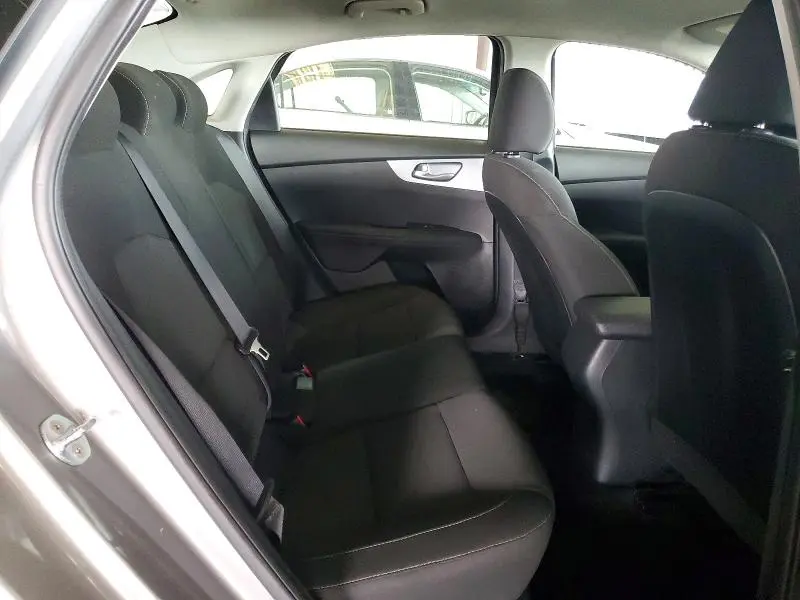 2023 KIA FORTE LX  