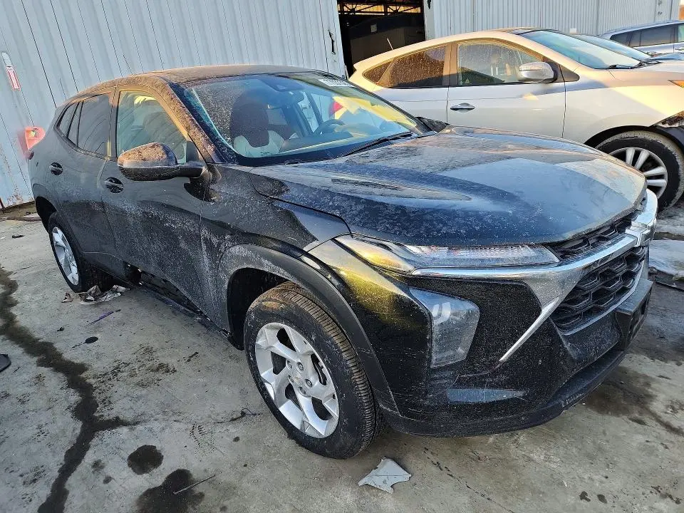 2024 CHEVROLET TRAX LS  