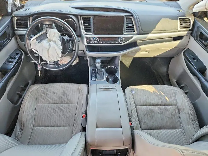 2015 TOYOTA HIGHLANDER LE PLUS  