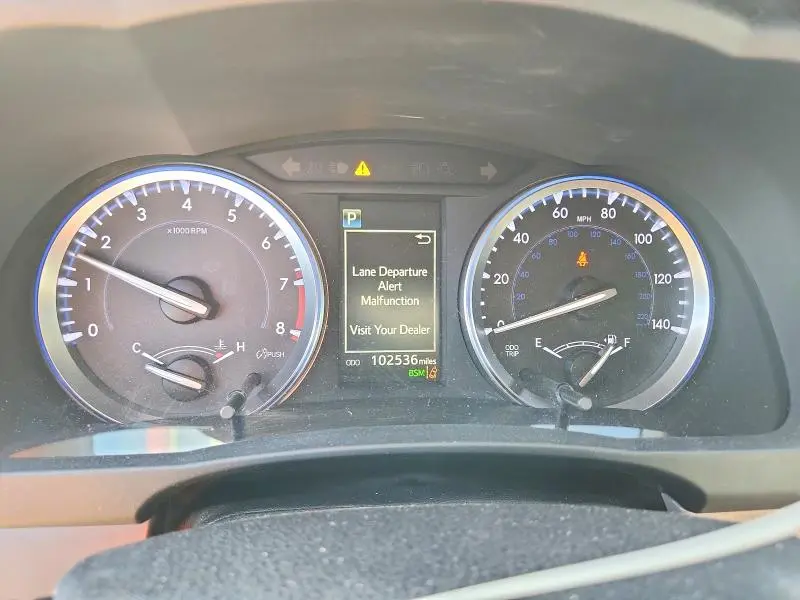 2017 TOYOTA HIGHLANDER SE  