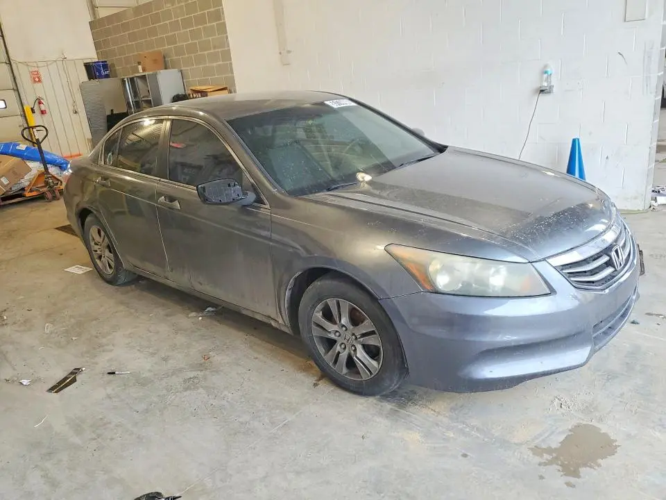 2011 HONDA ACCORD LXP  