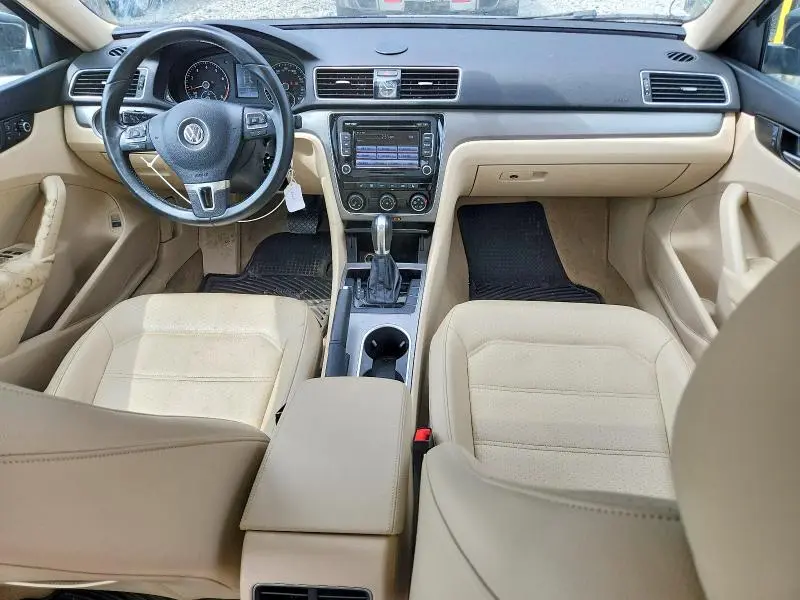 2014 VOLKSWAGEN PASSAT SE  