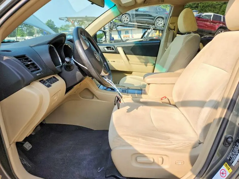 2012 TOYOTA HIGHLANDER BASE  