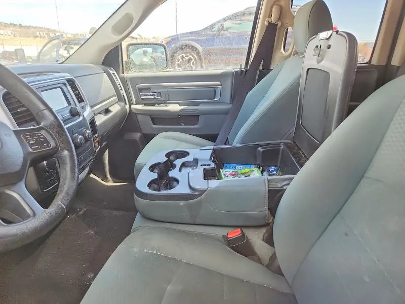 2016 RAM 1500 SLT  
