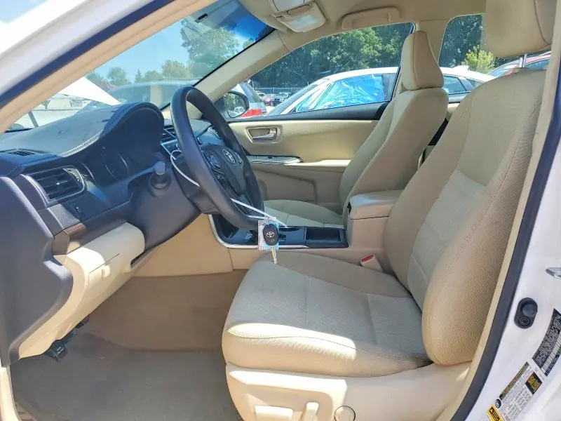 2016 TOYOTA CAMRY LE  