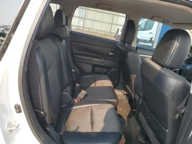 2015 MITSUBISHI OUTLANDER SE