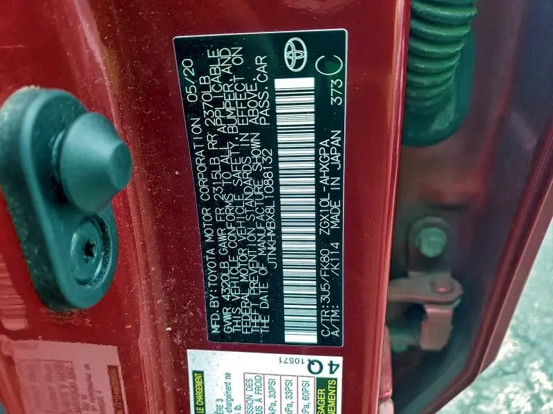 2020 TOYOTA C-HR XLE  