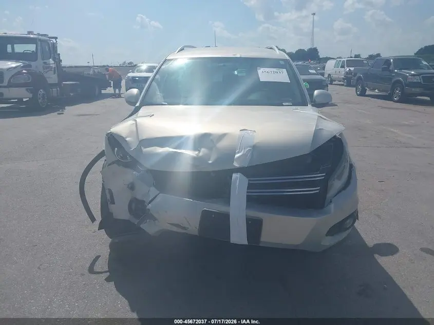 2013 VOLKSWAGEN TIGUAN SE
