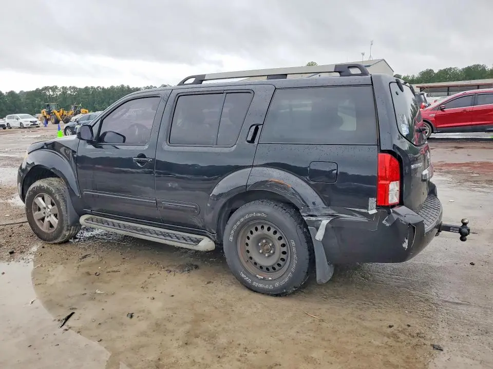 2011 NISSAN PATHFINDER S  