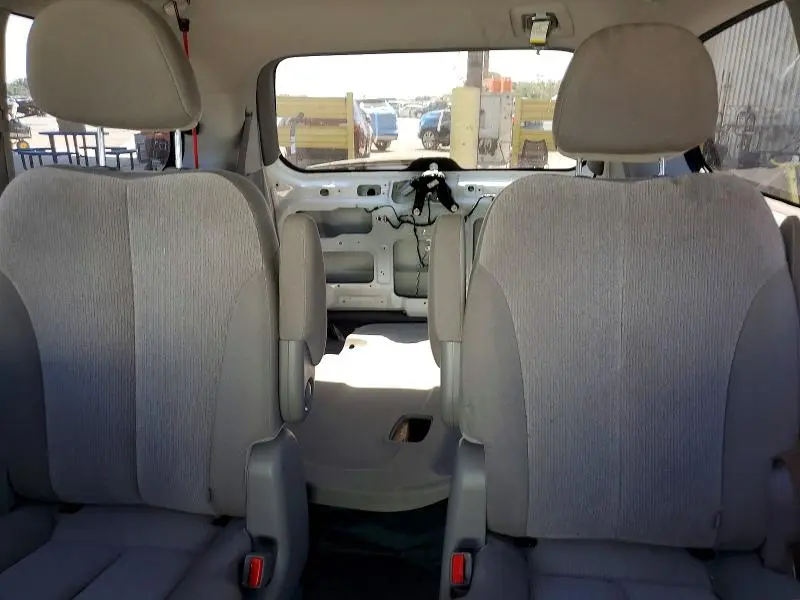2012 KIA SEDONA LX  