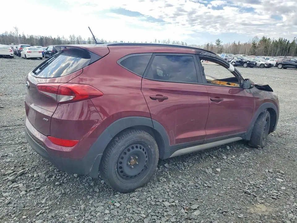 2017 HYUNDAI TUCSON SE  