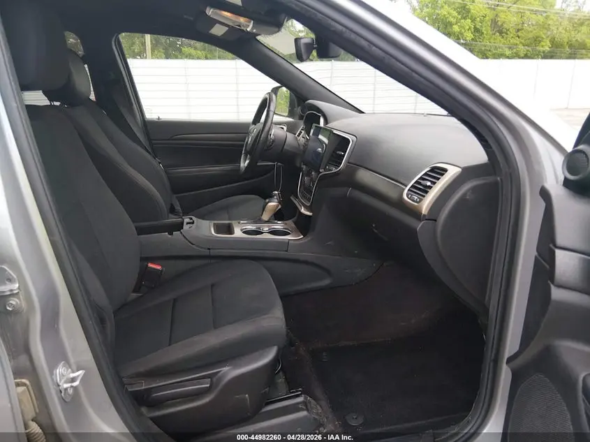 2017 JEEP GRAND CHEROKEE LAREDO 4X2