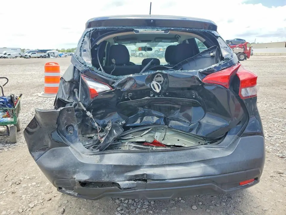 2019 NISSAN KICKS S  