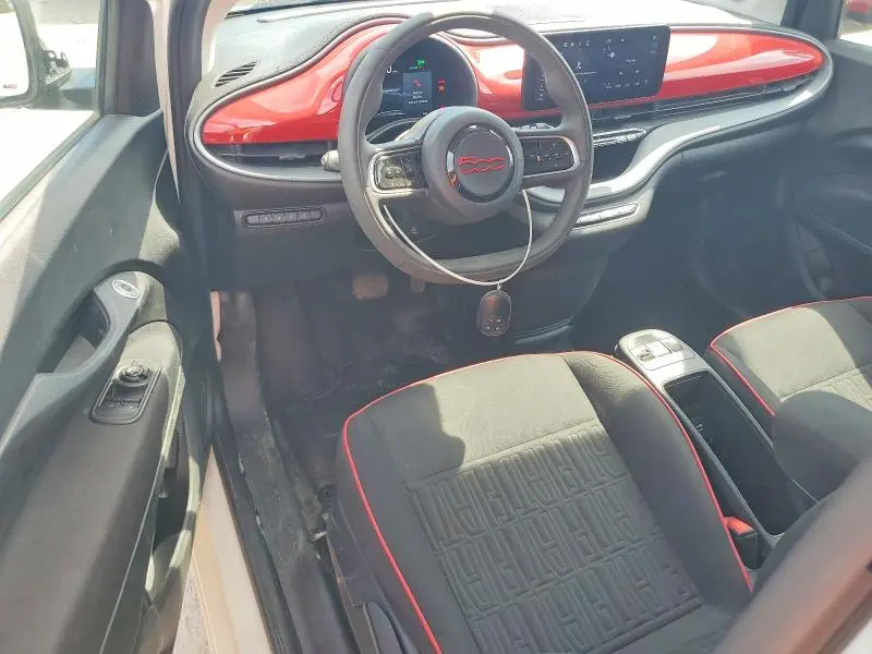 2024 FIAT 500 E RED  