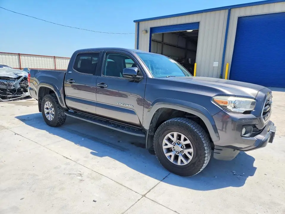 2017 TOYOTA TACOMA SR5 V6  