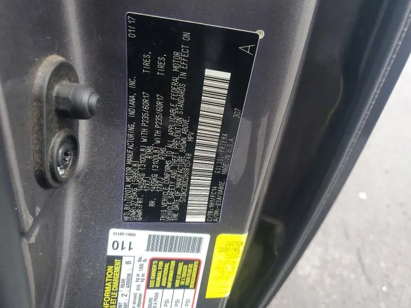 2017 TOYOTA SIENNA LE  