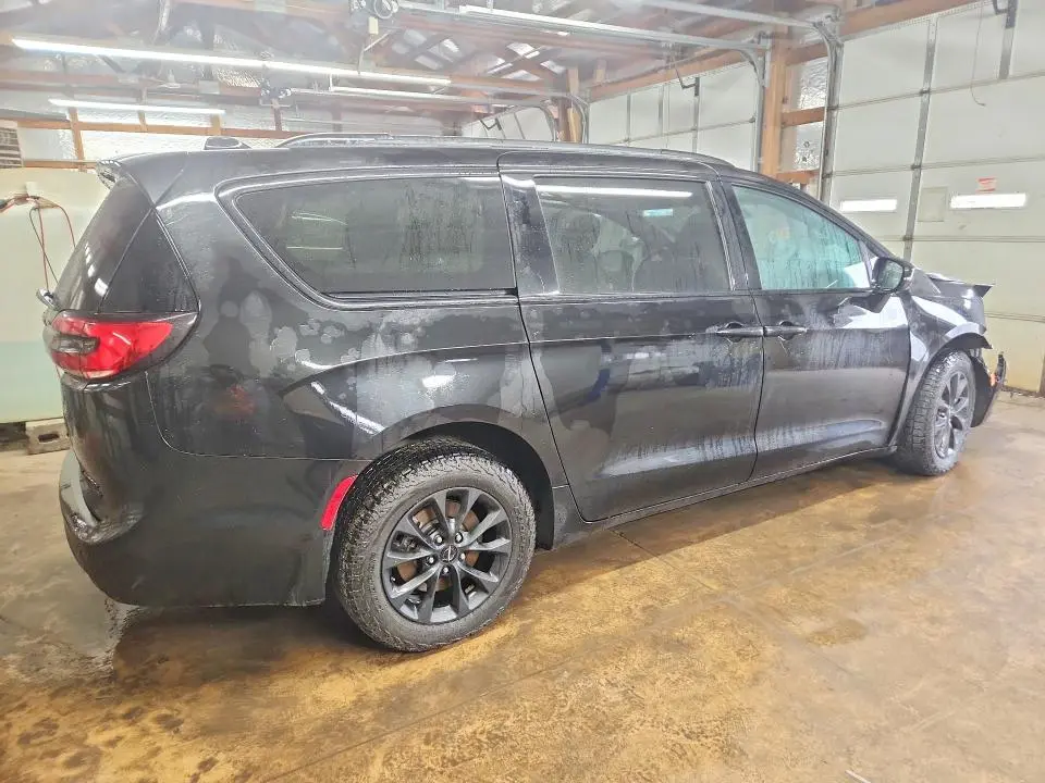 2021 CHRYSLER PACIFICA LIMITED  