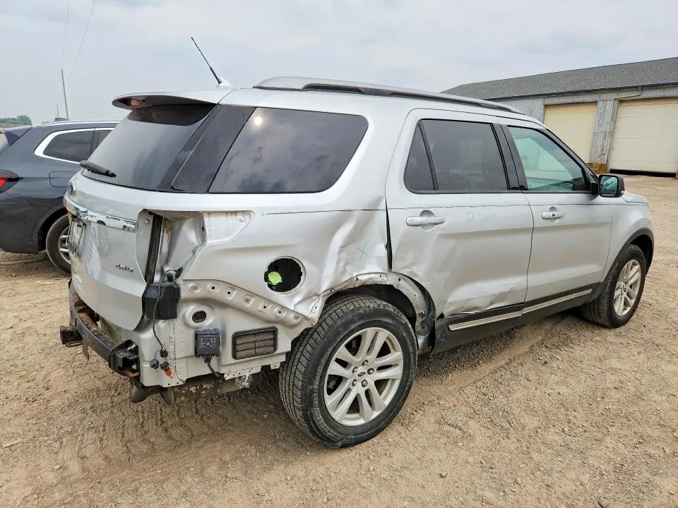 2019 FORD EXPLORER XLT  