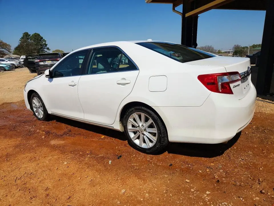 2014 TOYOTA CAMRY XLE V6  