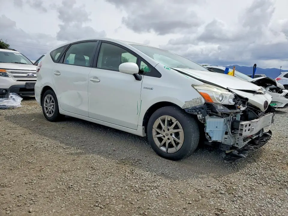 2015 TOYOTA PRIUS   