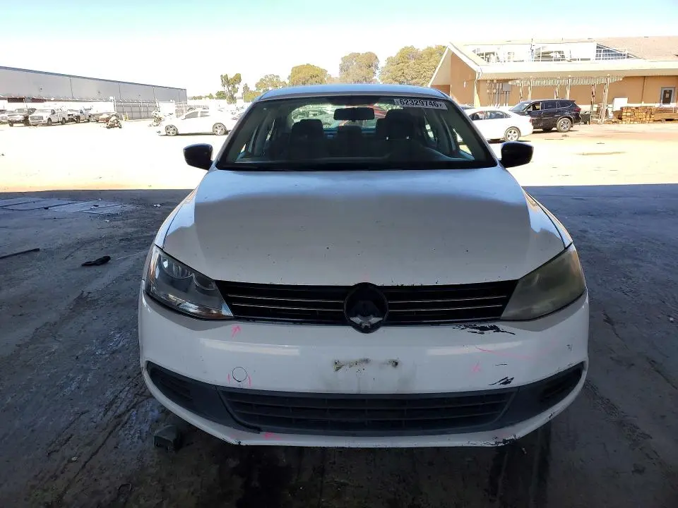 2011 VOLKSWAGEN JETTA BASE  