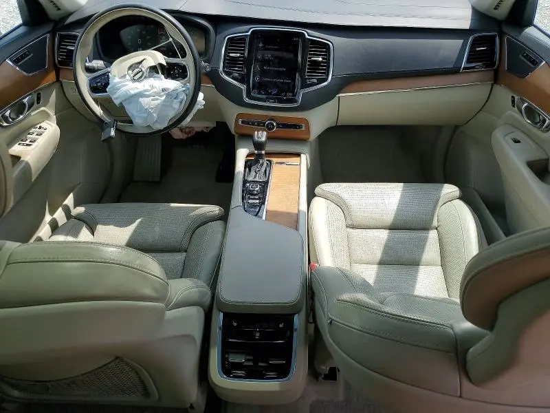 2016 VOLVO XC90 T6  