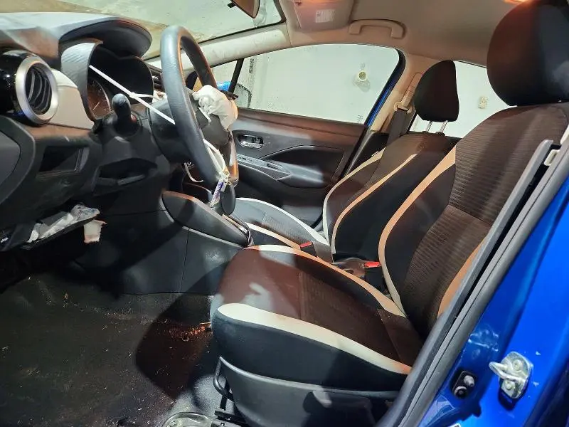2022 NISSAN VERSA SV  