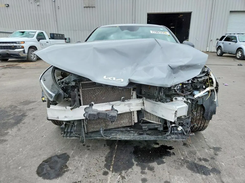 2022 KIA K5   