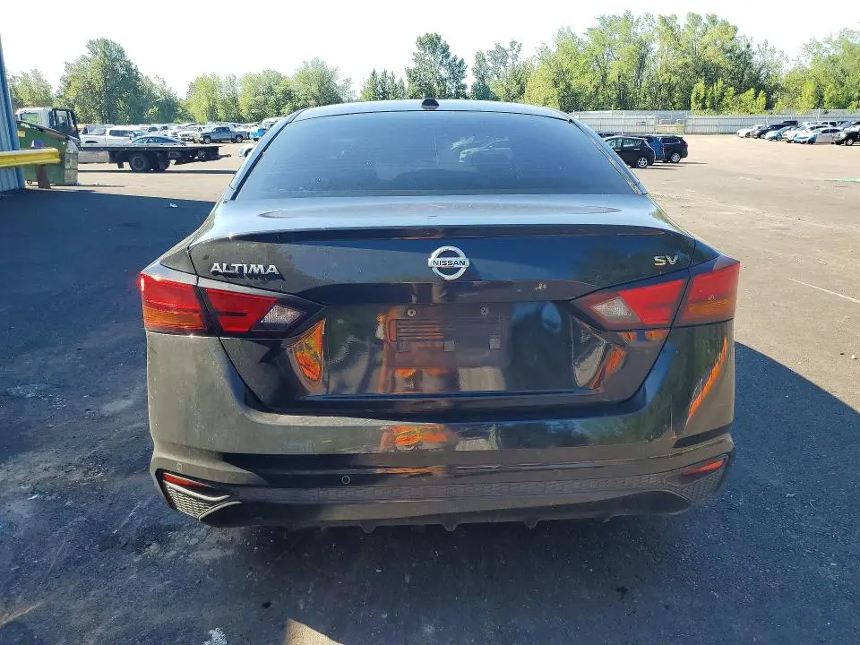 2022 NISSAN ALTIMA SV  
